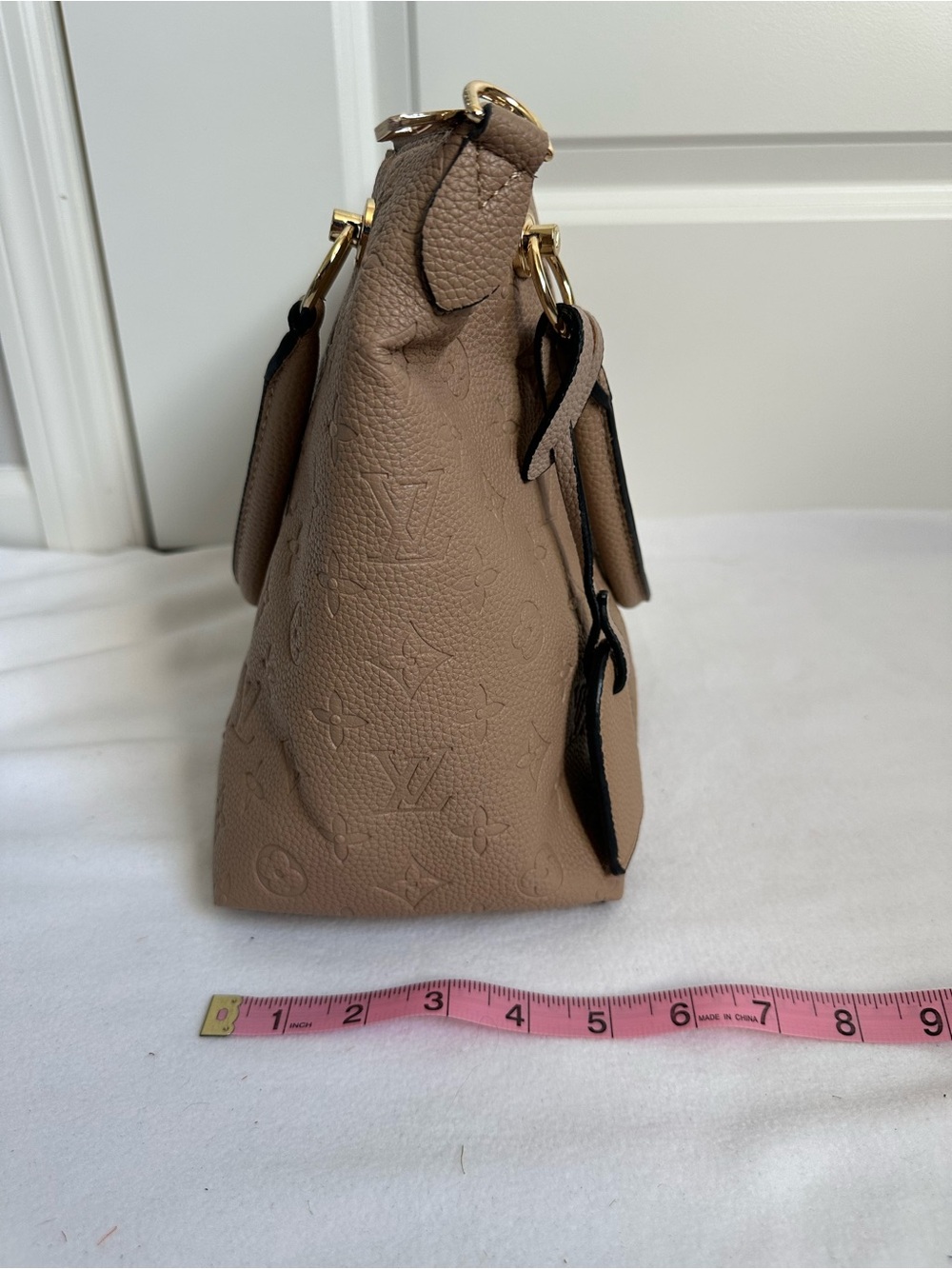 INSPIRED Beige Shoulder Bag with Gold Hardware - Picture 3 of 6